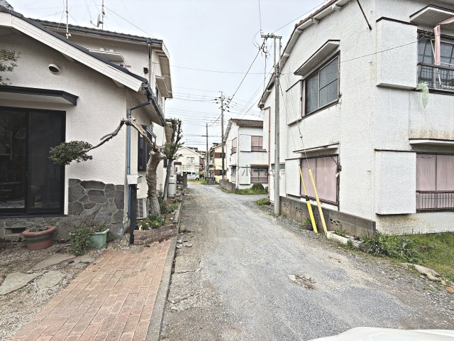 入間市大字下藤沢・全1棟　新築一戸建　～大型3LDK×収納充実～の前面道路含む現地写真