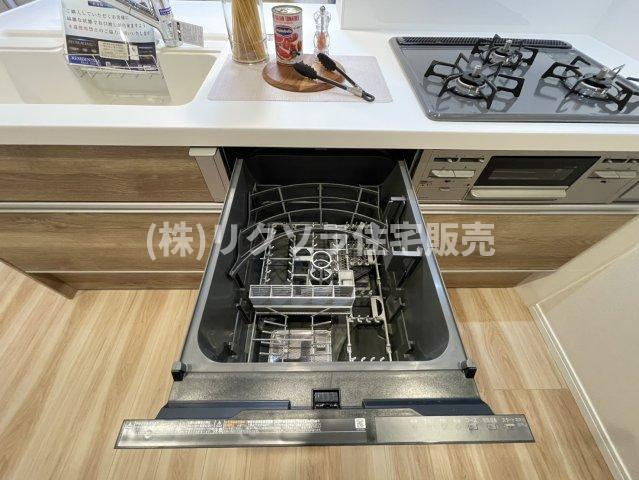 コスモ光善寺の設備|食器洗い乾燥機付き
■物件内覧・資金計画相談・住宅ローン相談、リフォーム相談、お問合せ受付中■
※当日・翌日のご内覧、ご相談はお電話でのお問合せがスムーズです！