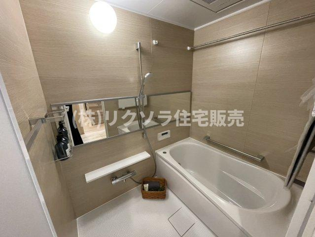 コスモ光善寺の浴室|浴室乾燥機付き
■物件内覧・資金計画相談・住宅ローン相談、リフォーム相談、お問合せ受付中■
※当日・翌日のご内覧、ご相談はお電話でのお問合せがスムーズです！