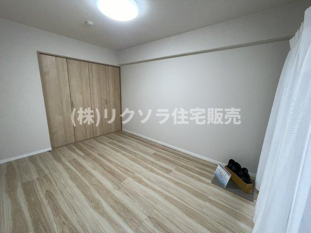 コスモ光善寺の洋室|洋室6.2帖
■物件内覧・資金計画相談・住宅ローン相談、リフォーム相談、お問合せ受付中■
※当日・翌日のご内覧、ご相談はお電話でのお問合せがスムーズです！