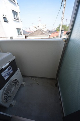 【バルコニー】 | ミレニアス西荻 | 東向きのバルコニー。