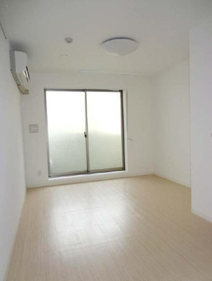 【居間・リビング】 | ミレニアス西荻 | 6.2帖の洋室。