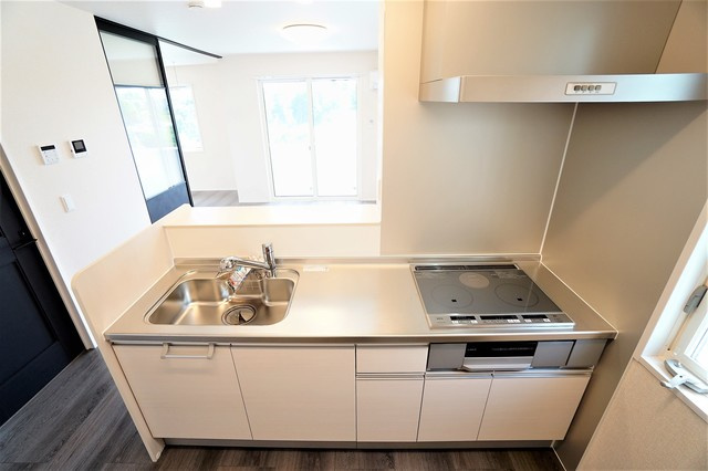 稲城市長峰２丁目のアパートのキッチン