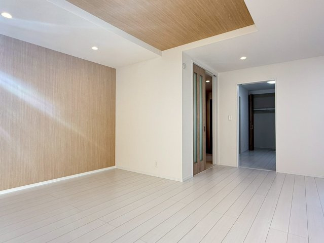 川口市芝宮根町　新築一戸建て　B号棟の居間・リビング|こちらの居間で趣味の時間をお楽しみください