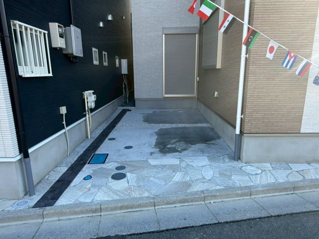 川口市芝宮根町　新築一戸建て　B号棟の駐車場|駐車場に車を止められます