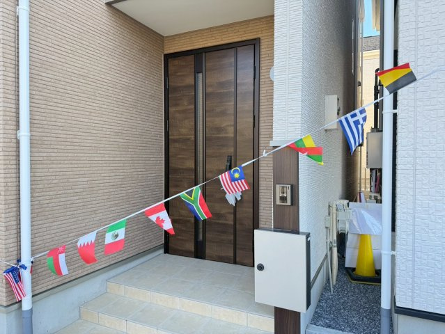 川口市芝宮根町　新築一戸建て　B号棟の玄関|毎日通る玄関はこちらです