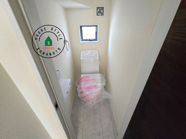 熊本市西区上代3丁目第1-4棟（3号棟）のトイレ|温水洗浄便座を完備しております。2ヶ所にトイレがあるのは朝の慌ただしい時間も安心です。