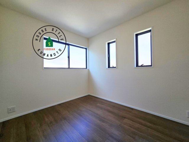 熊本市西区上代3丁目第1-4棟（3号棟）の洋室|採光良好な洋室は全居室、複層ガラスの遮熱効果と断熱効果で、一年中快適に過ごせます。