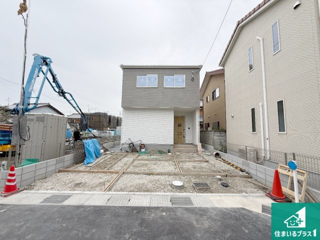 京田辺市草内穴口　第1期　新築一戸建ての外観|周辺は落ち着いた街並みの住宅地！子育てがしやすい住環境です！まだ未完成ですが、現地でしかわからない事もございます。是非一度ご覧ください。