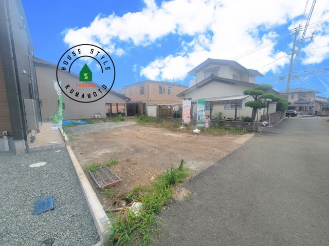 熊本市北区麻生田5丁目第1-2棟(1号棟)の前面道路含む現地写真|見学の時間などお気軽にお問い合わせ下さい。