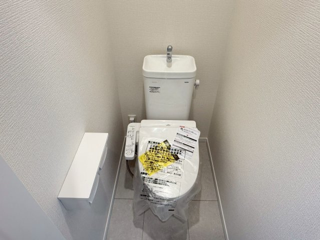 川口市芝宮根町　新築一戸建て　C号棟のその他|シンプルで使いやすいトイレです