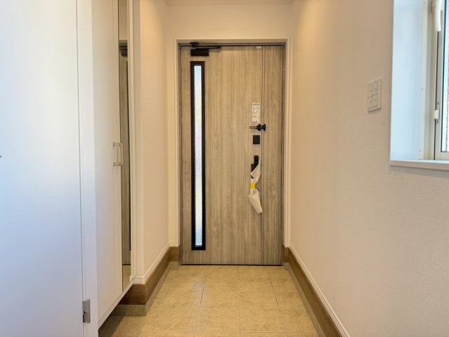 川口市芝宮根町　新築一戸建て　C号棟の玄関|きれいな玄関です