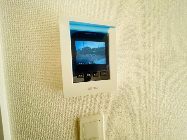 岡崎市本宿茜　新築分譲住宅　全1棟　A号棟のセキュリティ|モニター付きインターホンで来客対応も安心です♪
