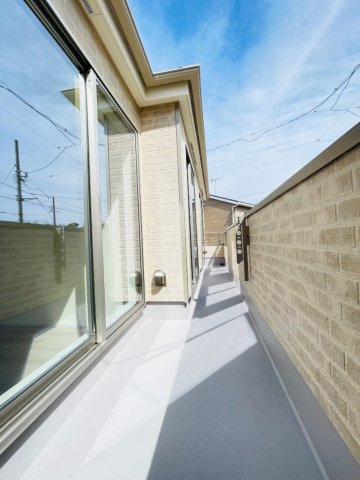 岡崎市本宿茜　新築分譲住宅　全1棟　A号棟のバルコニー|日当たりの良いバルコニーには洗濯物がたくさん干せます♪