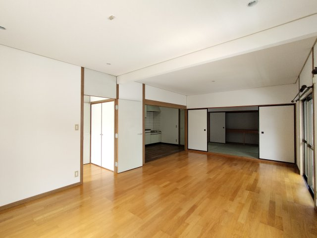 左京３丁目戸建の居間・リビング