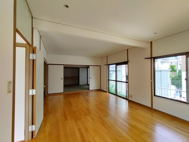 左京３丁目戸建の居間・リビング