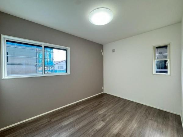 タマタウン丹生2　1号地の洋室