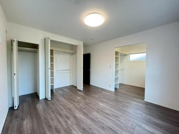 タマタウン丹生2　1号地の洋室