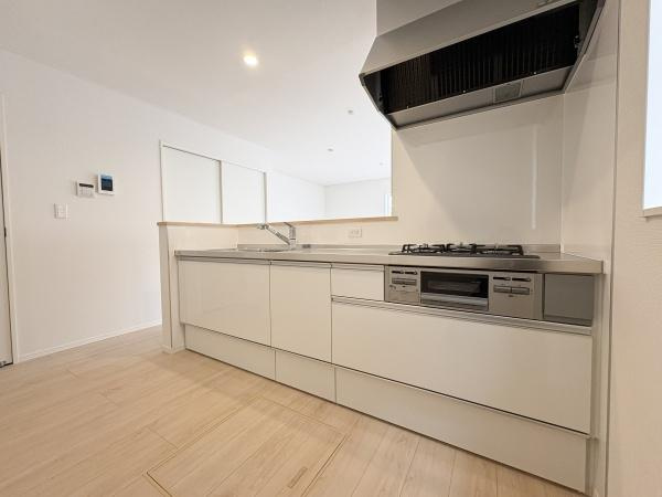 松が丘第1-1号棟の前面道路含む現地写真|前面道路含む現地(2025年12月撮影)