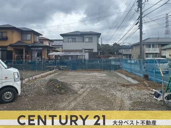 横塚2丁目1期2号棟の前面道路含む現地写真|前面道路含む現地(2025年12月撮影)