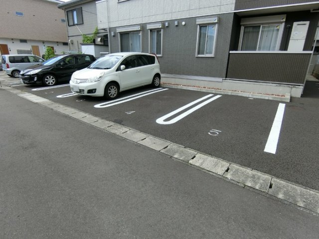【駐車場】Ｄ－ｒｏｏｍ志波町