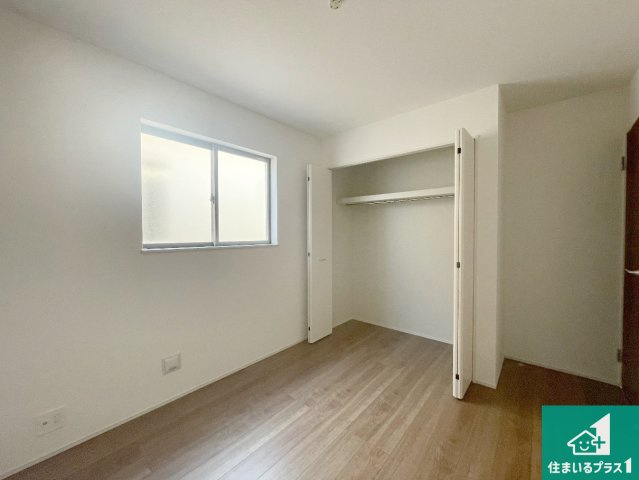 神戸市垂水区青山台　新築一戸建ての洋室|シンプルな洋室は、自分好みのインテリアが楽しめます♪ご家族とインテリアや家具を選びに行くのは新築購入時の醍醐味の一つです。ぜひお楽しみください♪