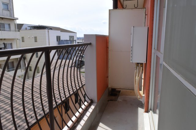 調布市小島町３丁目の中古マンションのバルコニー