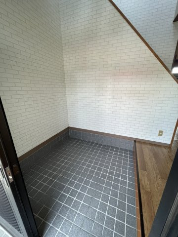 金ヶ崎戸建の玄関