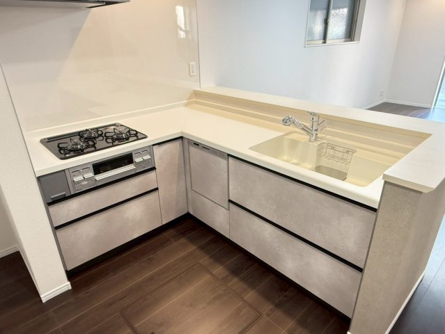 川口市芝宮根町　新築一戸建て　E号棟のキッチン|きれいなキッチンです