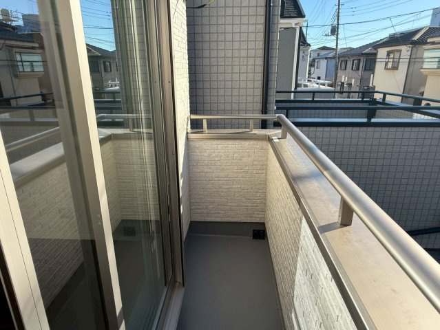 川口市芝宮根町　新築一戸建て　E号棟のバルコニー|落ち着いた時間を過ごせるバルコニーです