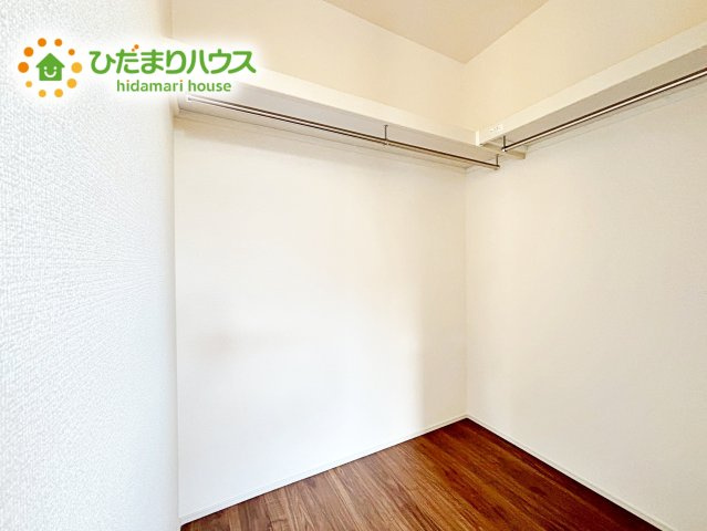 【収納】 | 第1石岡市下林　新築戸建 | 小物類から掃除機やシーズンオフの暖房器具といった大きいものまで1か所に収納できる、機能的な大容量クローゼット付き(^^♪光の影響を受けにくいので、物の保存に最適♪