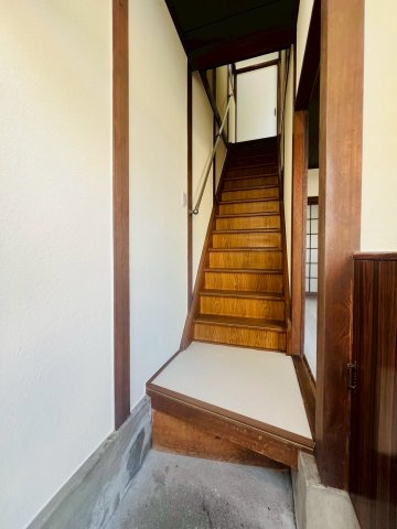福田5丁目貸家の玄関