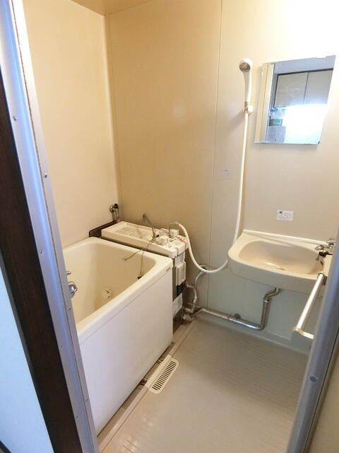 パインハイツの浴室