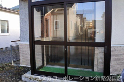 【エントランス】 | 興津4丁目91-185、187売家 | 風除室付きなので外気の影響を受けにくい♪