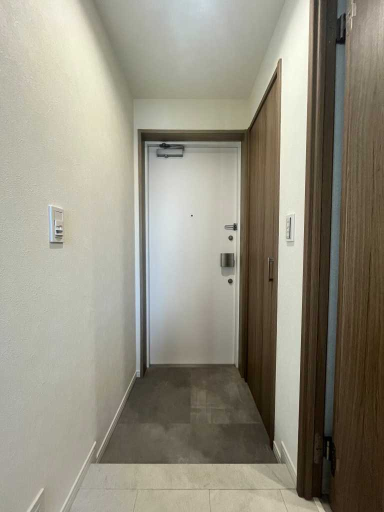 クオリア目黒大橋ウエストの玄関|明るい玄関です