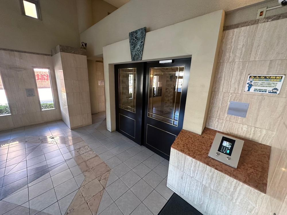 エンゼルブレッサ枚方香里園のエントランス|■物件内覧・資金計画相談・住宅ローン相談、リフォーム相談、お問合せ受付中■
※当日・翌日のご内覧、ご相談はお電話でのお問合せがスムーズです！