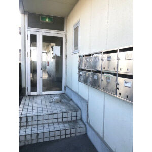 杉荘マンションのエントランス