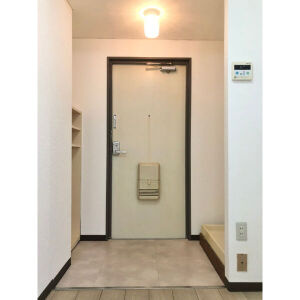 杉荘マンションの玄関