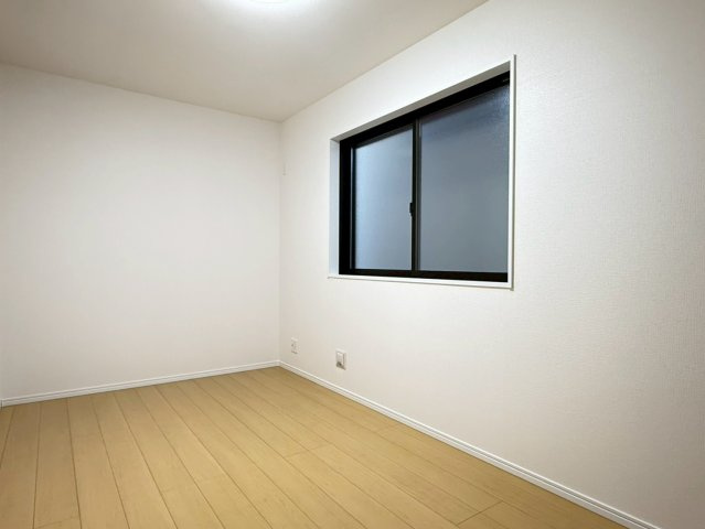 川口市芝宮根町　新築一戸建て　F号棟の洋室|広々とした洋室です