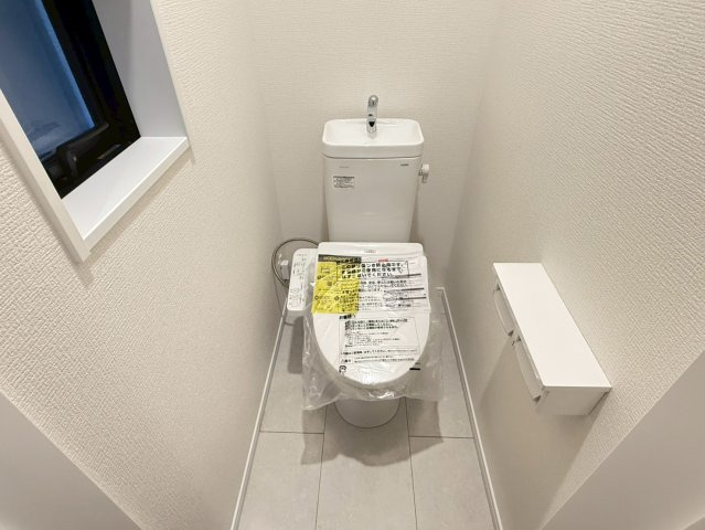 川口市芝宮根町　新築一戸建て　F号棟のその他|コンパクトで使いやすいトイレです