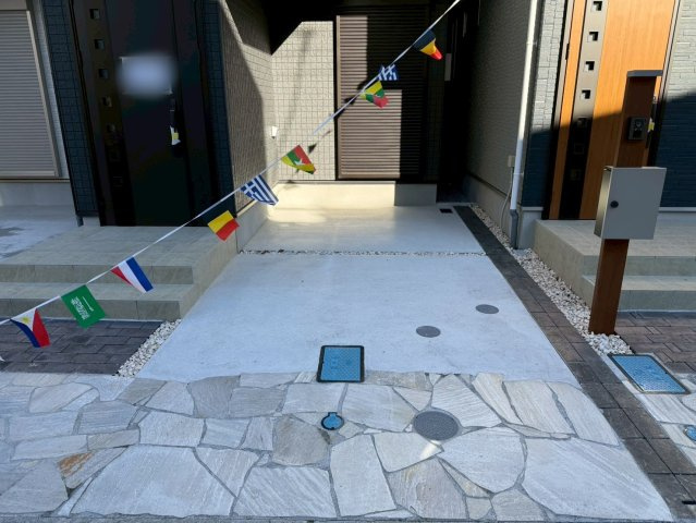 川口市芝宮根町　新築一戸建て　F号棟の駐車場|車をお持ちの方に嬉しい駐車場付きの物件です