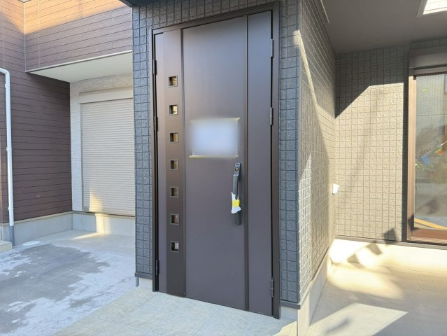 川口市芝宮根町　新築一戸建て　F号棟の玄関|ゆったりとした玄関です
