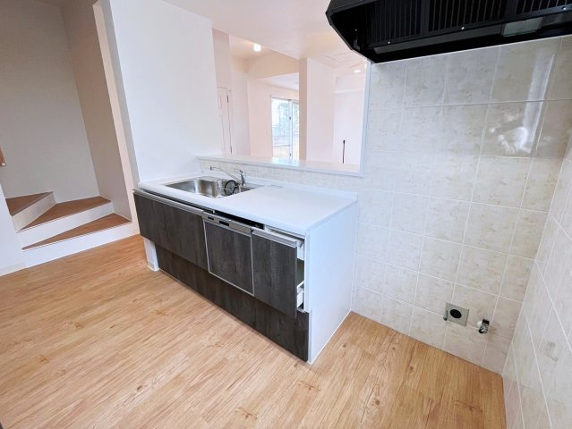 読谷村高志保　外国人住宅のキッチン