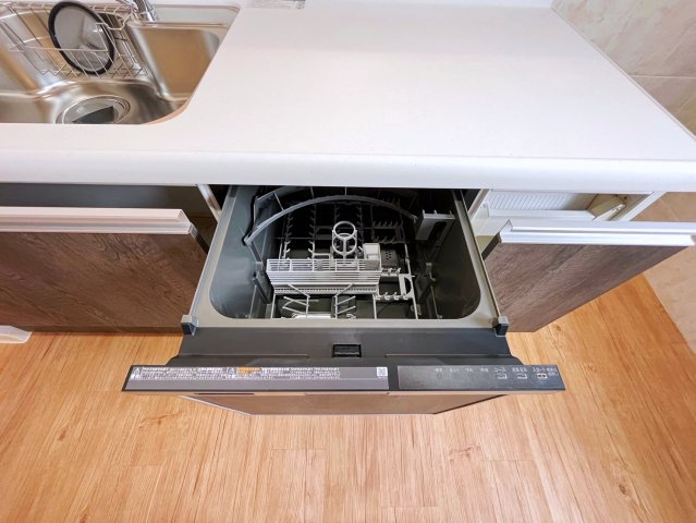 読谷村高志保　外国人住宅のキッチン|食器洗い乾燥機