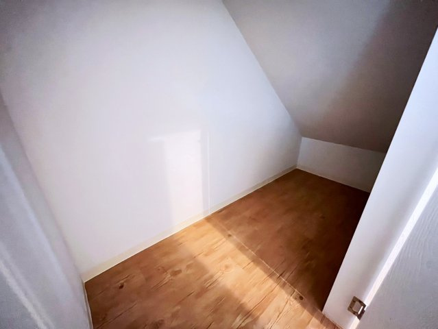 読谷村高志保　外国人住宅の収納|階段下収納