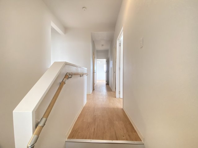 読谷村高志保　外国人住宅の内装