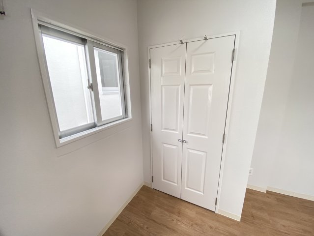 読谷村高志保　外国人住宅の洋室|5.7帖