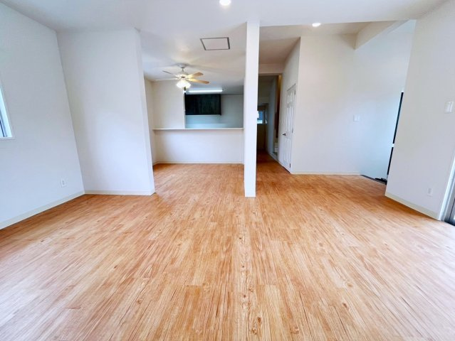 読谷村高志保　外国人住宅の居間・リビング|LDK21.1帖