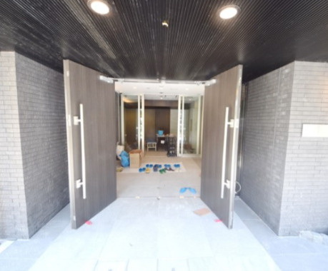 ザ・レジデンス三ノ輪のエントランス