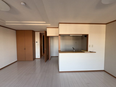 【居間・リビング】 | ロイヤルヒルズ KOIZUMI